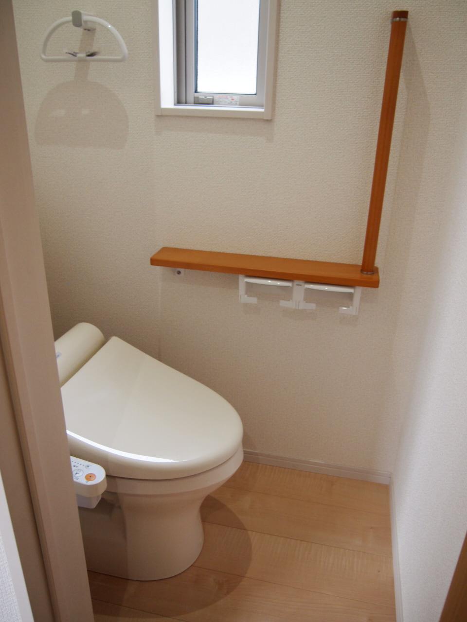 Toilet. Indoor (12 May 2013) Shooting