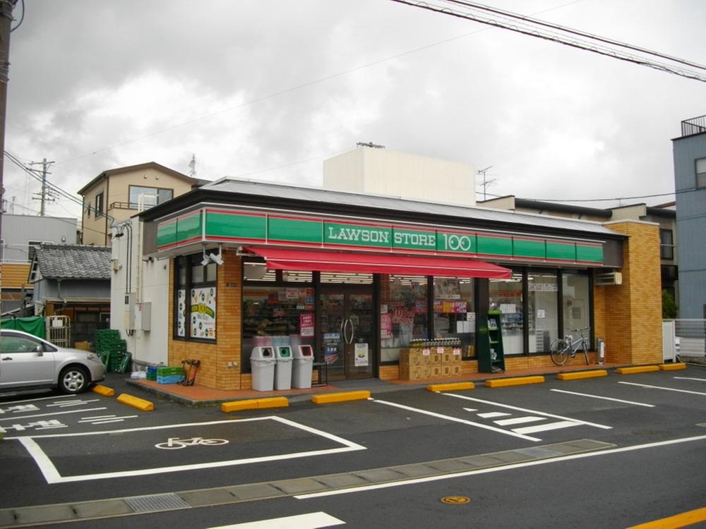 Convenience store. The immediate vicinity of the convenience store