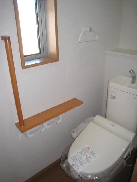 Toilet. Indoor (10 May 2013) Shooting