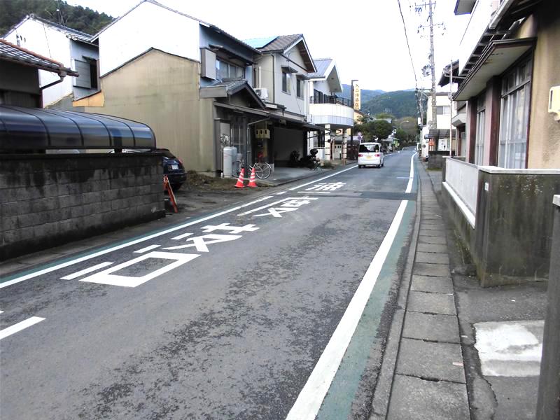 Local photos, including front road. Construction before the front road and local photo