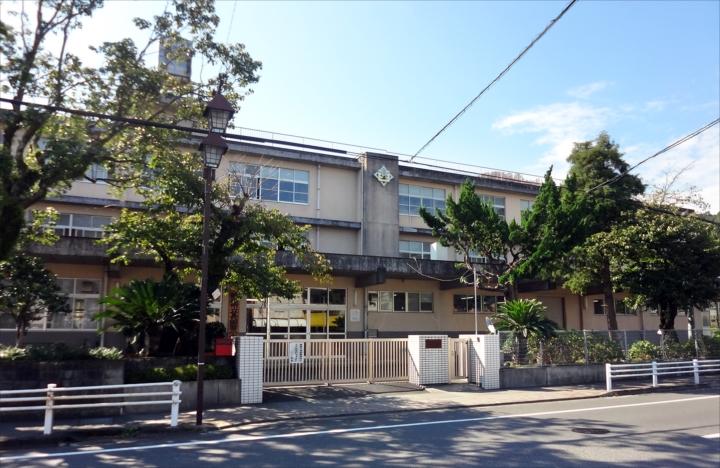 Primary school. 1040m to Shizuoka Municipal Nagatanishi Elementary School