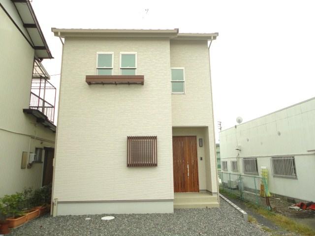 Local appearance photo. It is a long house in a vertical ☆ 
