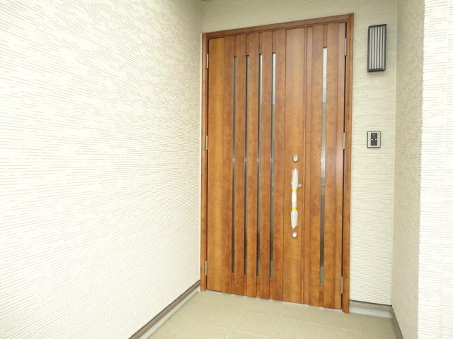 Entrance. Stylish entrance door ☆ 
