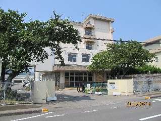 Junior high school. 898m to Shizuoka Municipal Nagatanishi junior high school