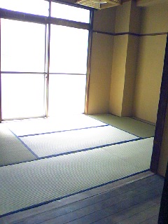 Living and room. Due to the high window will contain many sun. There is a closet between 1