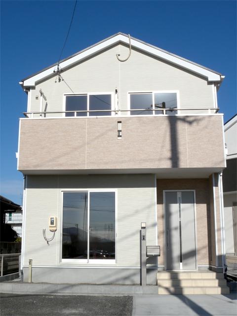 Local appearance photo. 1 Building