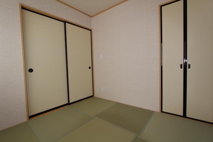 Non-living room. Indoor (11 May 2013) Shooting