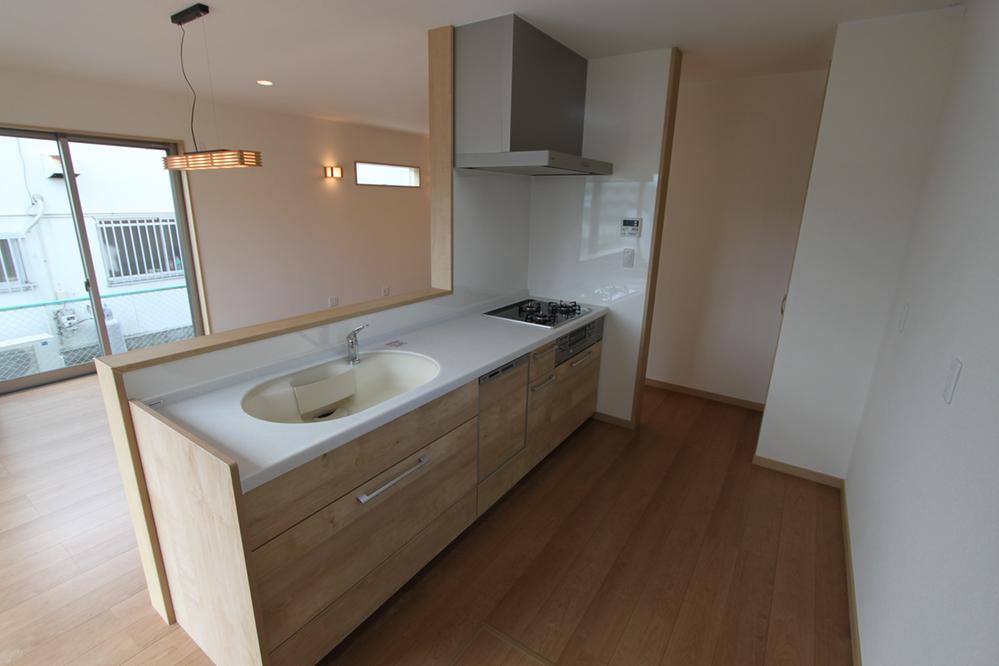 Kitchen. Indoor (01 May 2013) Shooting