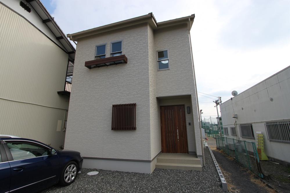 Local appearance photo. Local (01 May 2013) Shooting