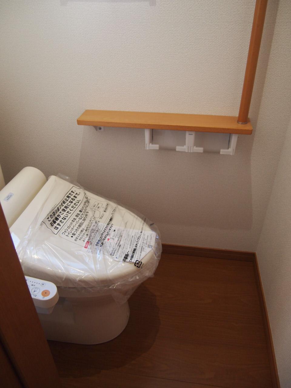 Toilet. Indoor (10 May 2013) Shooting