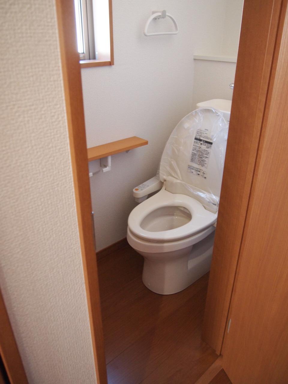 Toilet. Indoor (10 May 2013) Shooting