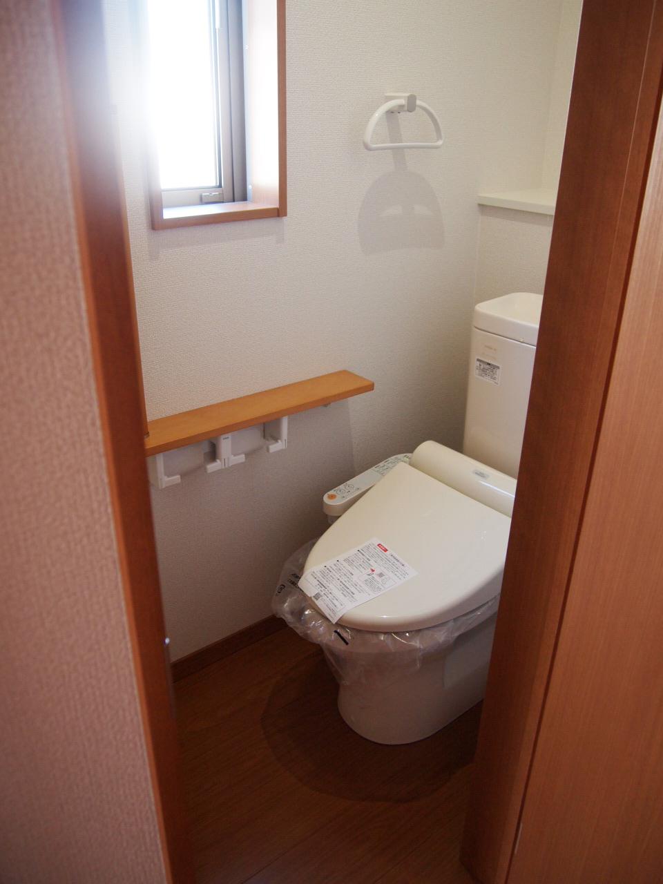 Toilet. Indoor (10 May 2013) Shooting