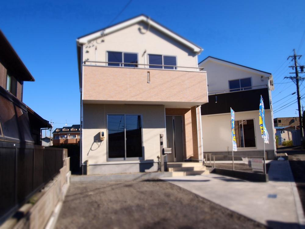 Local appearance photo. Local (11 May 2013) Shooting