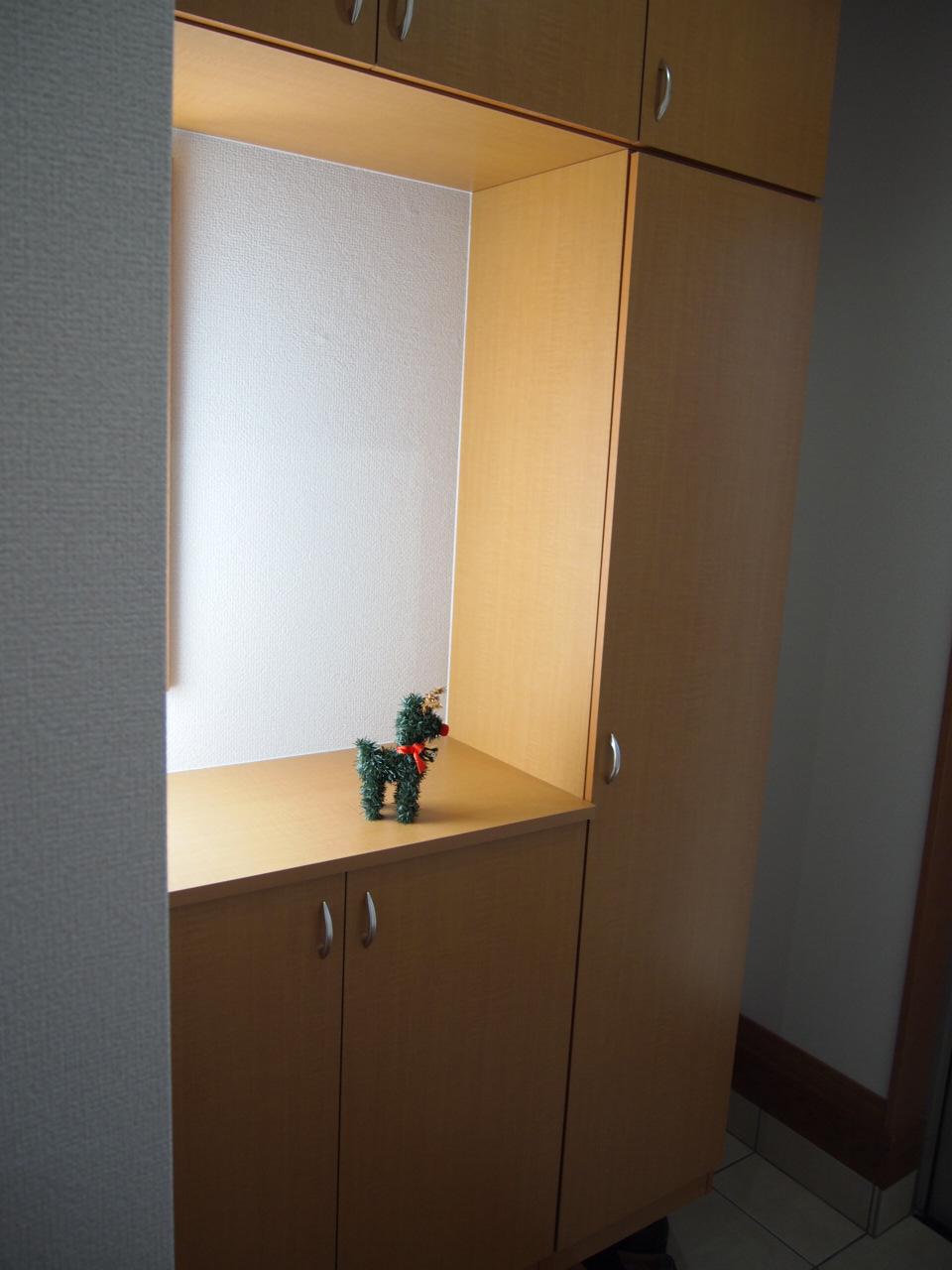 Entrance. Local (11 May 2013) Shooting