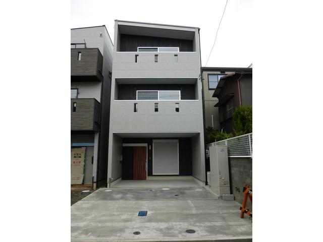 Local appearance photo. Local (10 May 2013) Shooting