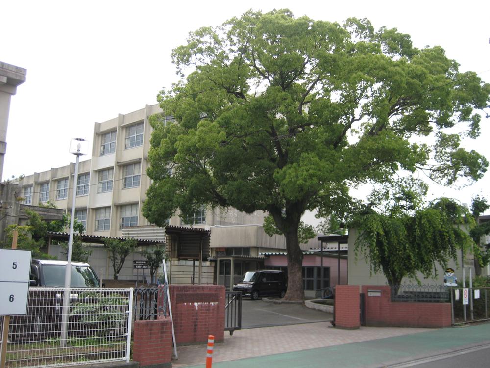 Primary school. Osato Nishi Elementary School 30m to
