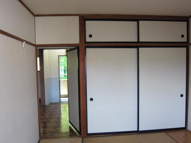 Receipt. Japanese-style room Armoire