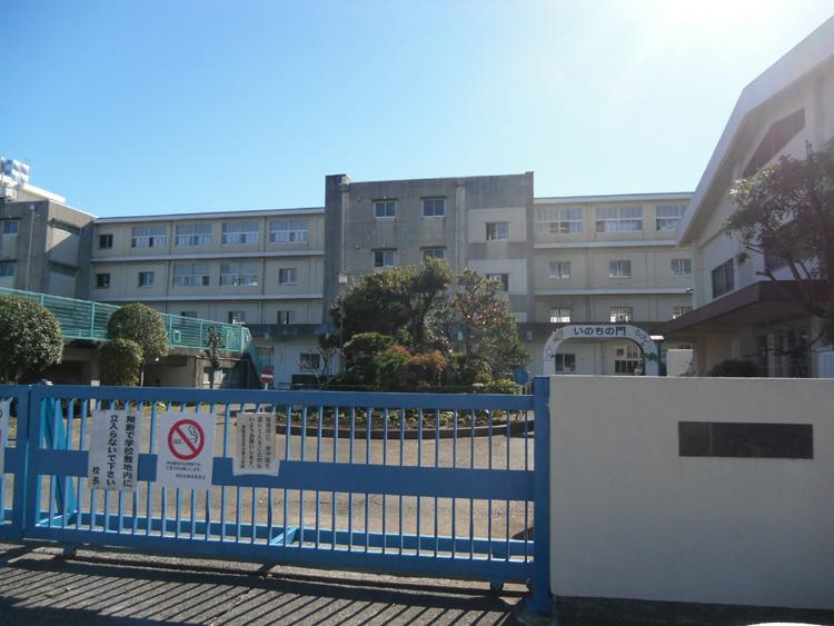 Primary school. 320m to Shizuoka Municipal Nagatahigashi Elementary School