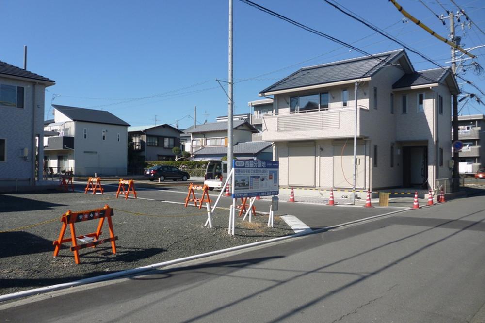 Local photos, including front road. Ohama highway Under Nakamura-cho Bus stop 2 minutes site (November 2012) shooting