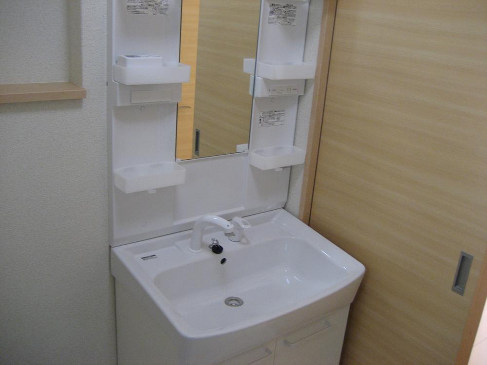 Wash basin, toilet. Local (February 2013) Shooting
