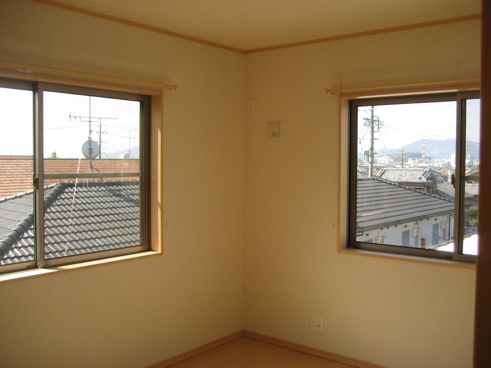 Non-living room. Local (February 2013) Shooting