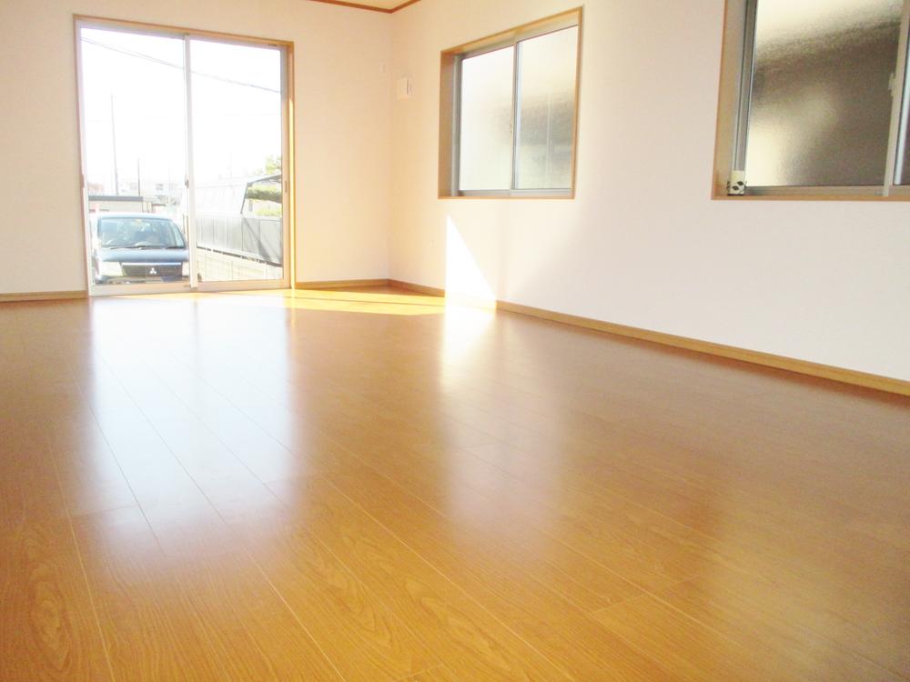 Living. Living room shine in the bright sunshine ☆ 