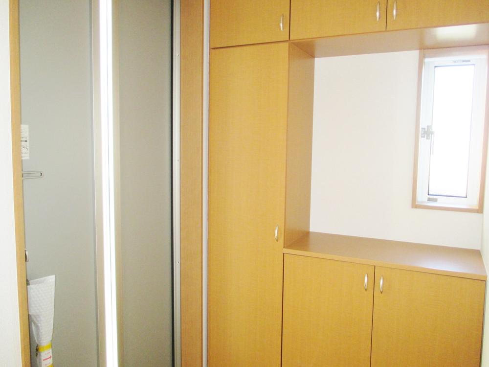 Entrance. Large shoe box ☆ 