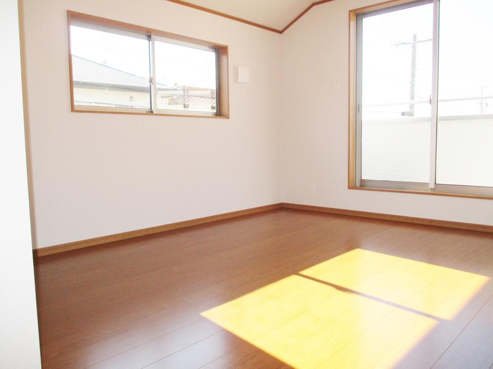 Same specifications photos (Other introspection)