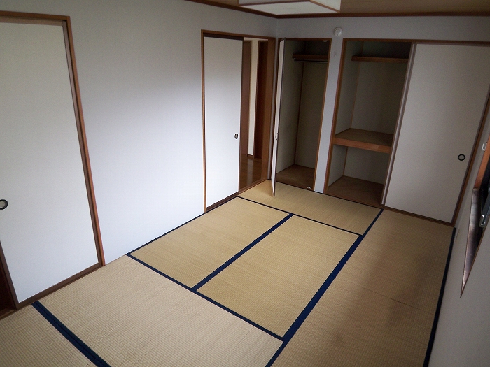 Other room space. Japanese-style room 7.5 tatami
