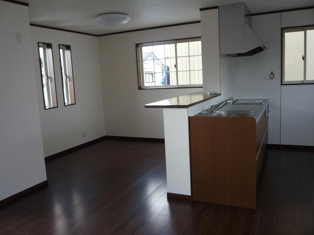 Same specifications photos (living)