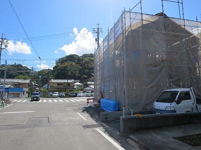 Local photos, including front road. Local (10 May 2013) Shooting