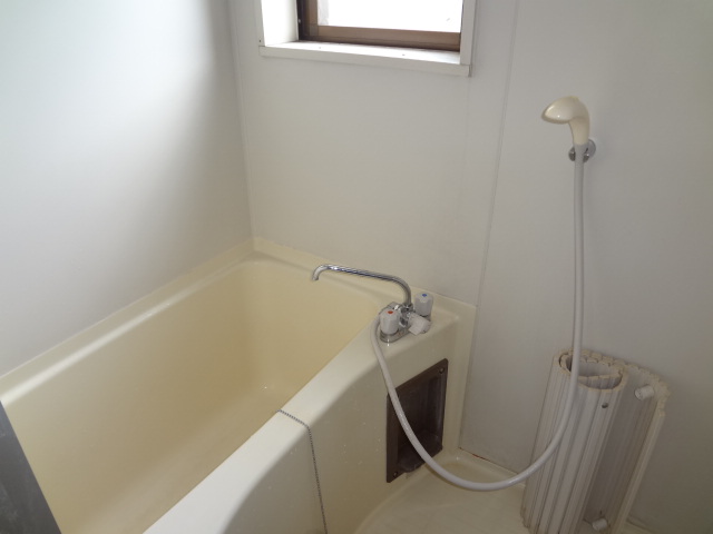 Bath. ☆ Convenient window with bath on ventilation ☆