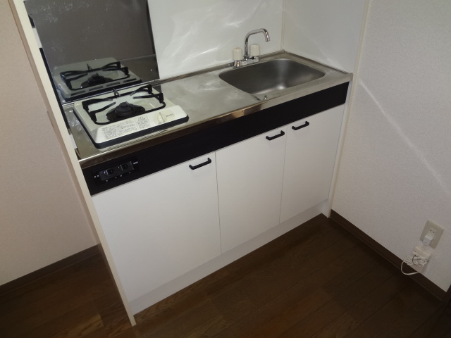 Kitchen.  ☆ Convenient 1-neck with gas stove ☆