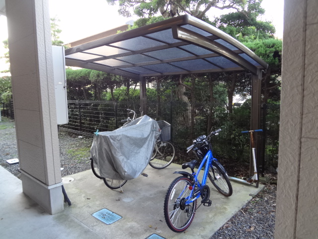 Other common areas.  ☆ There and convenient undercover bicycle parking ☆