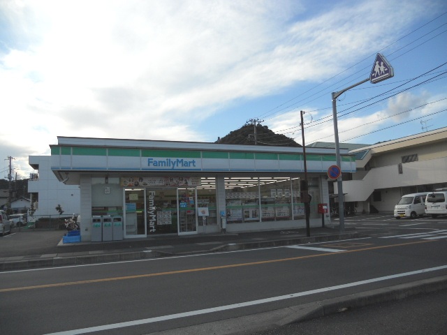 Convenience store. Family Mart on Tokra store up (convenience store) 815m
