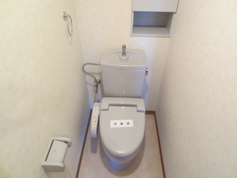 Toilet. Also equipped with bicycle parking