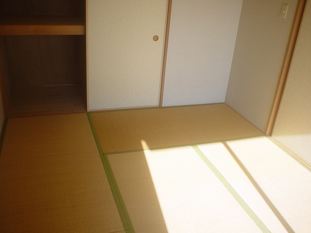 Living and room. Japanese-style room 6 quires