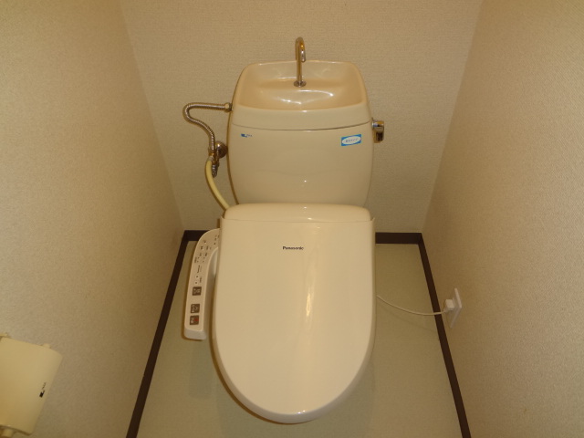 Toilet.  ☆ Bidet with toilet ☆