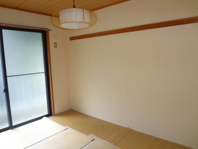 Other room space. Japanese-style room 6 quires!