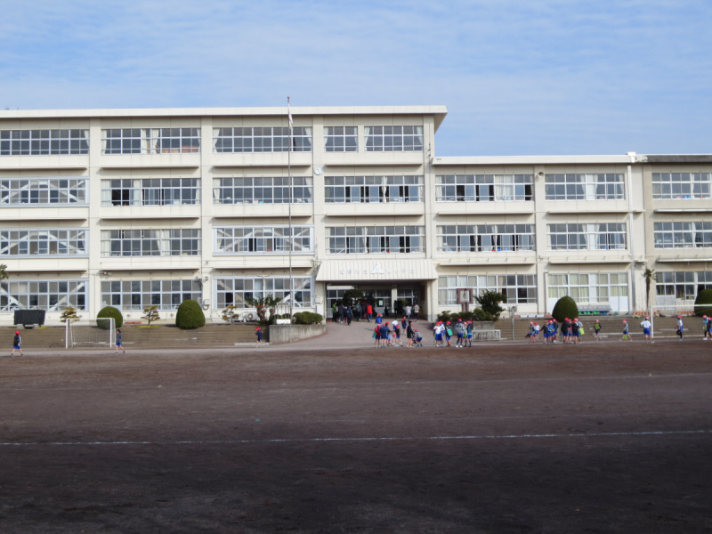 Primary school. 1182m to the east, elementary school (elementary school)
