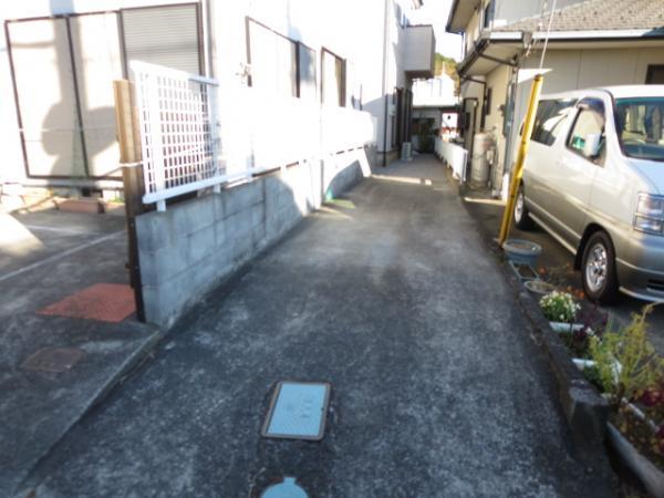 Parking lot. But it is narrow, But we also serves as Mari Masu ^^ passage stop if light ・  ・  ・ ^^;