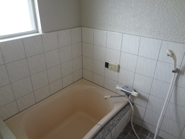 Bath.  ☆ Convenient window with bath on ventilation ☆