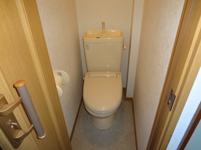 Toilet.  ☆ bus ・ Restroom ☆