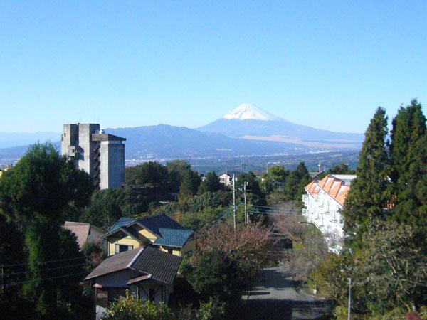 View photos from the dwelling unit. I hope Mount Fuji.