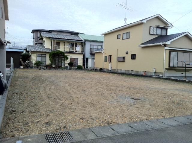 Local appearance photo. Local (10 May 2013) Shooting