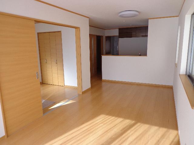 Same specifications photos (living). Same specifications