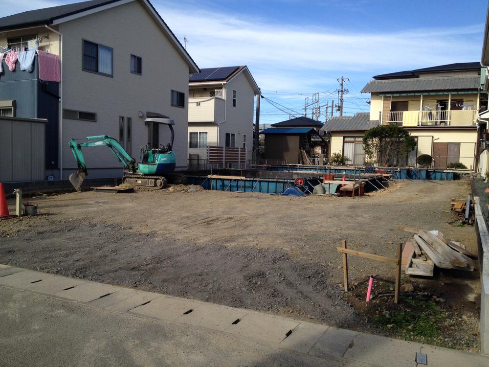 Local appearance photo. Local (12 May 2013) Shooting