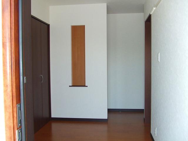 Entrance. Room (May 2013) Shooting