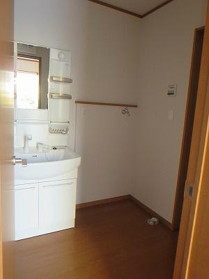 Wash basin, toilet. Basin of the same specification