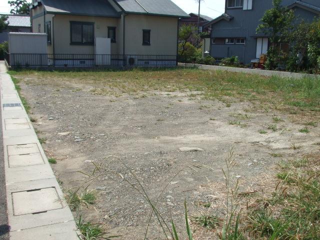 Local land photo. Large garden ・ You can secure a parking space